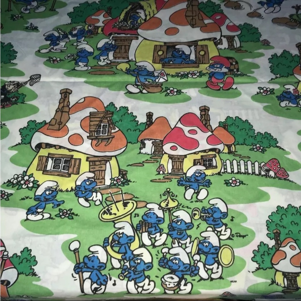 Smurfs vintage twin sheet set in gently used condition